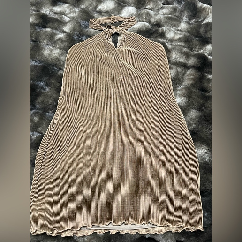 Mini dress key hole tie back Size medium WORN ONCE!